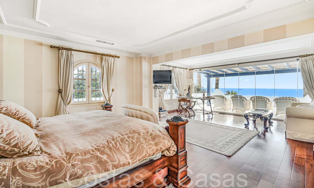 Luxury villa with open sea views for sale, right on the beach on Marbella's prestigious Golden Mile 68343