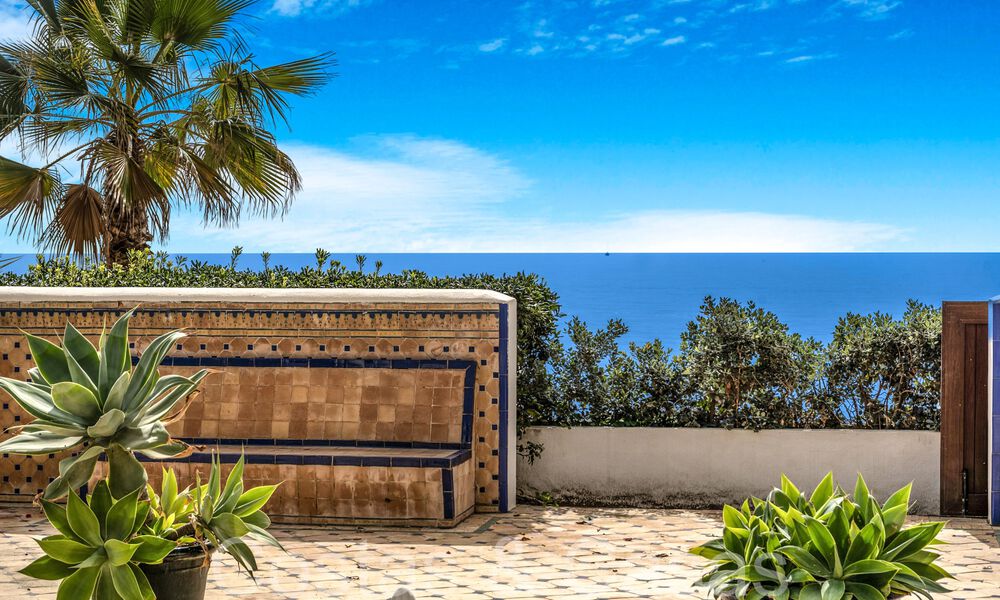 Luxury villa with open sea views for sale, right on the beach on Marbella's prestigious Golden Mile 68356