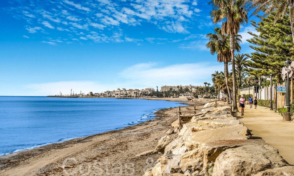 Luxury villa with open sea views for sale, right on the beach on Marbella's prestigious Golden Mile 68357