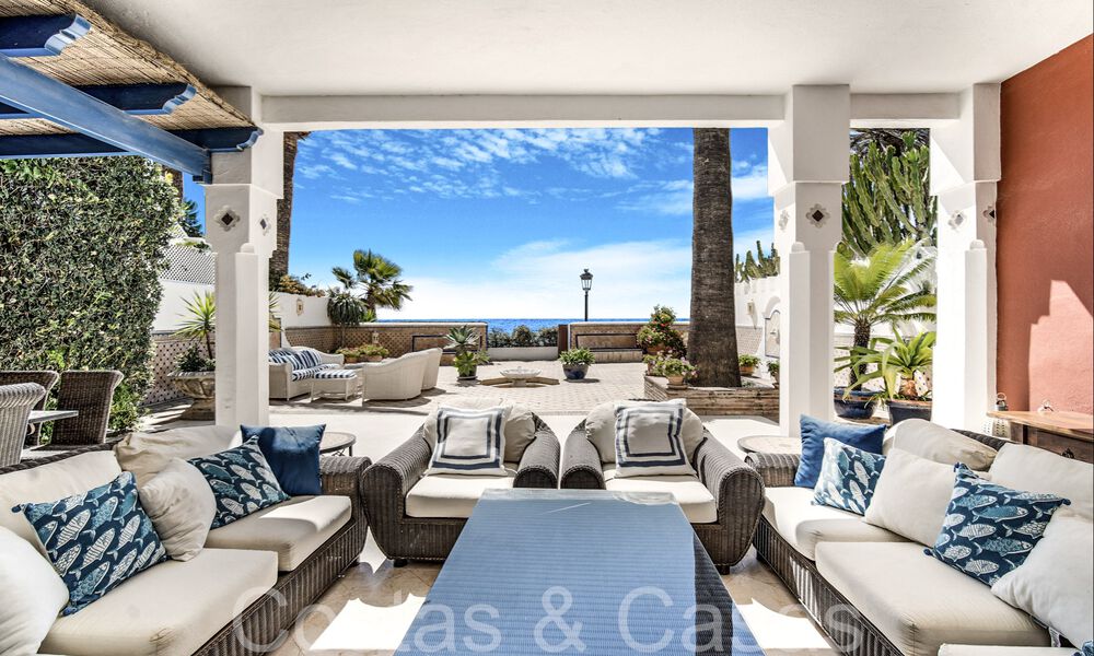 Luxury villa with open sea views for sale, right on the beach on Marbella's prestigious Golden Mile 68359