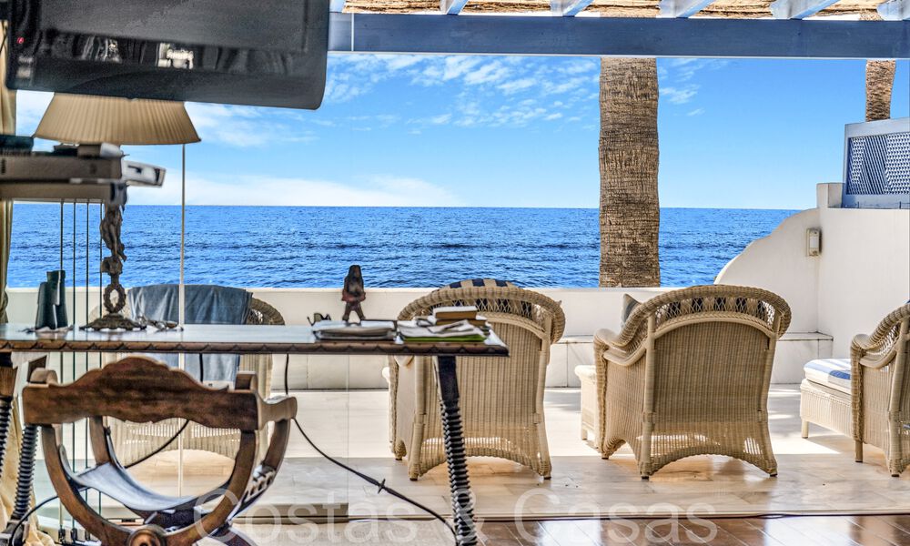 Luxury villa with open sea views for sale, right on the beach on Marbella's prestigious Golden Mile 68361