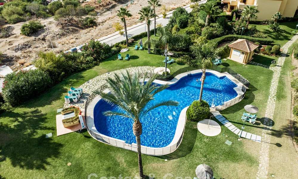 Luxury apartment for sale within walking distance of Puerto Banus and the beach in Nueva Andalucia, Marbella 67869