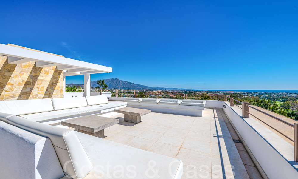 Ready to move, high-end designer villa for sale, frontline golf with sea views in Benahavis - Marbella 68414