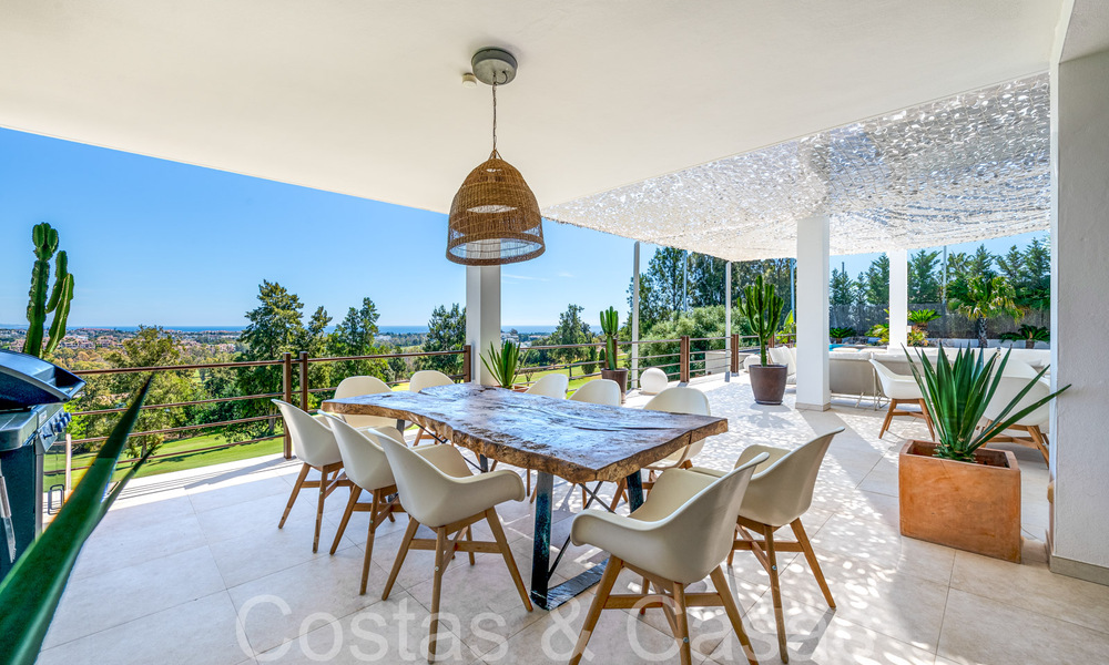 Ready to move, high-end designer villa for sale, frontline golf with sea views in Benahavis - Marbella 68416