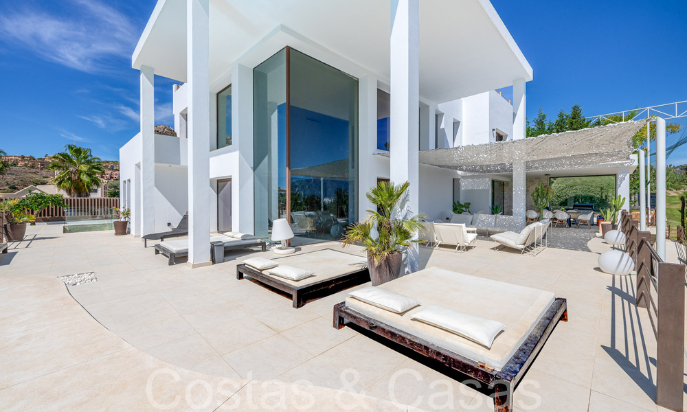 Ready to move, high-end designer villa for sale, frontline golf with sea views in Benahavis - Marbella 68417