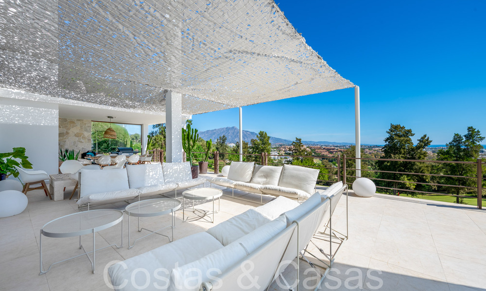 Ready to move, high-end designer villa for sale, frontline golf with sea views in Benahavis - Marbella 68420