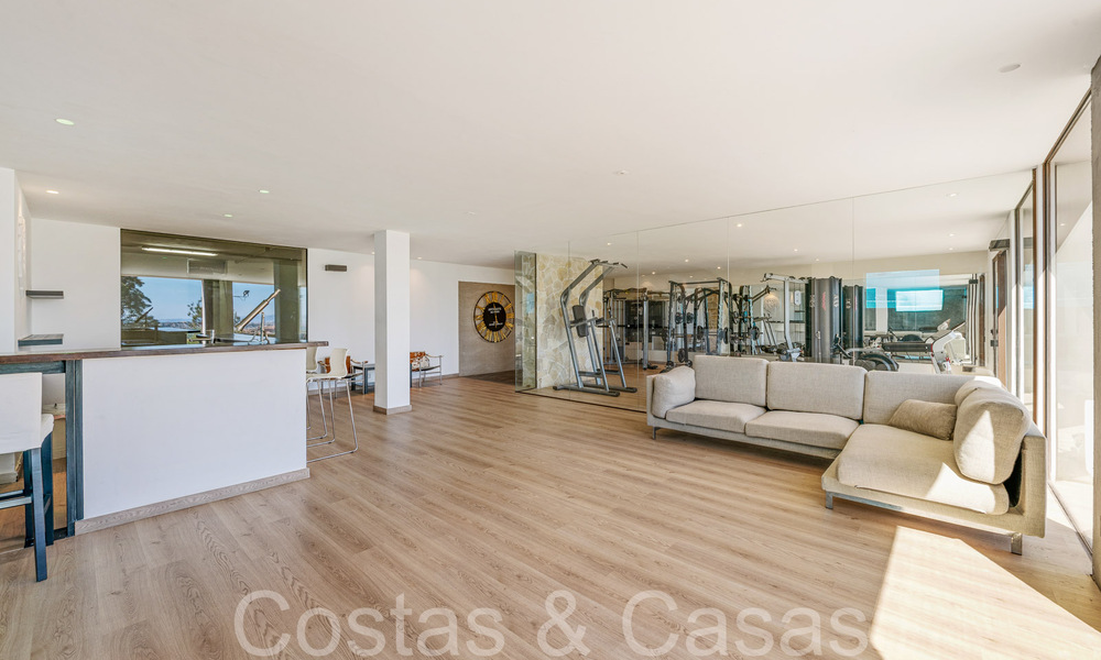 Ready to move, high-end designer villa for sale, frontline golf with sea views in Benahavis - Marbella 68439