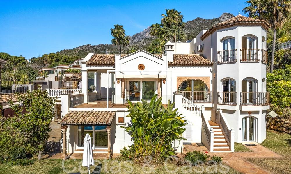 Ready to move in, Andalusian luxury villa for sale, in the prestigious Cascada de Camojan in Marbella 68240