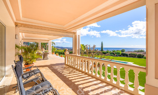 Classic Mediterranean villa with breathtaking sea views for sale in Marbella's leading Cascada de Camojan 68498 