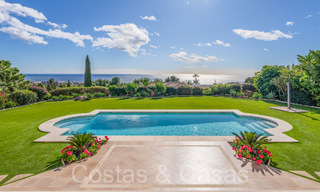 Classic Mediterranean villa with breathtaking sea views for sale in Marbella's leading Cascada de Camojan 68499 