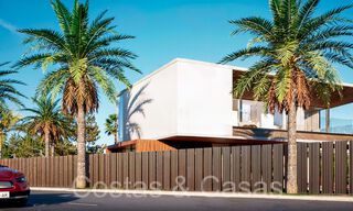 Modern new build villas for sale within walking distance of a beautiful golf clubhouse on the New Golden Mile, between Marbella and Estepona 68544 