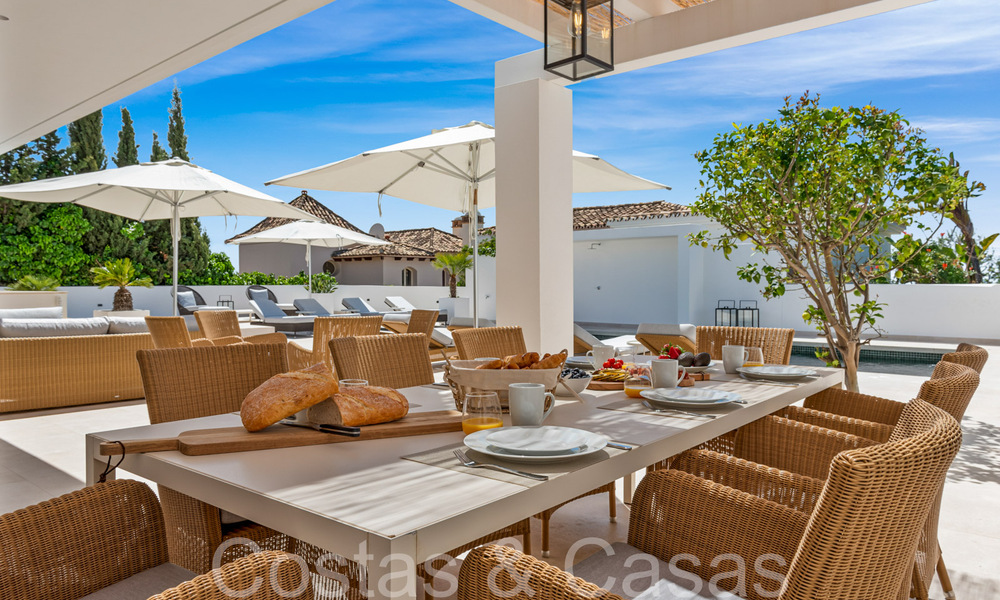 Ready to move in, chic Mediterranean luxury villa for sale, beachside east of Marbella centre 68641