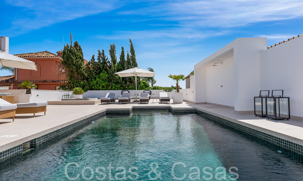 Ready to move in, chic Mediterranean luxury villa for sale, beachside east of Marbella centre 68646