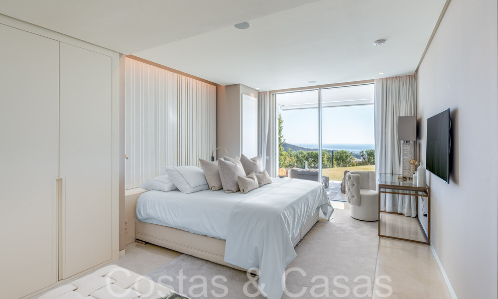 Ready to move in! Contemporary garden apartment with beautiful sea views for sale, a short drive from Marbella centre 68654