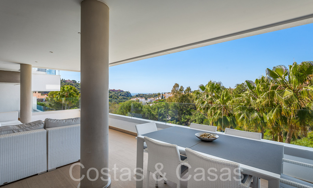 Ready to move in modern apartment for sale with panoramic views in exclusive Benahavis – Marbella 68529