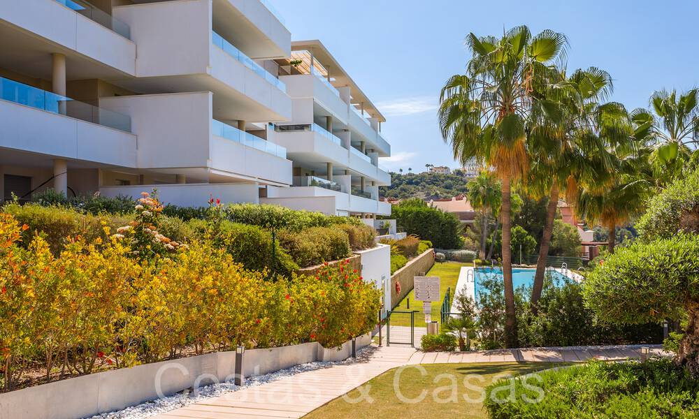 Ready to move in modern apartment for sale with panoramic views in exclusive Benahavis – Marbella 68539