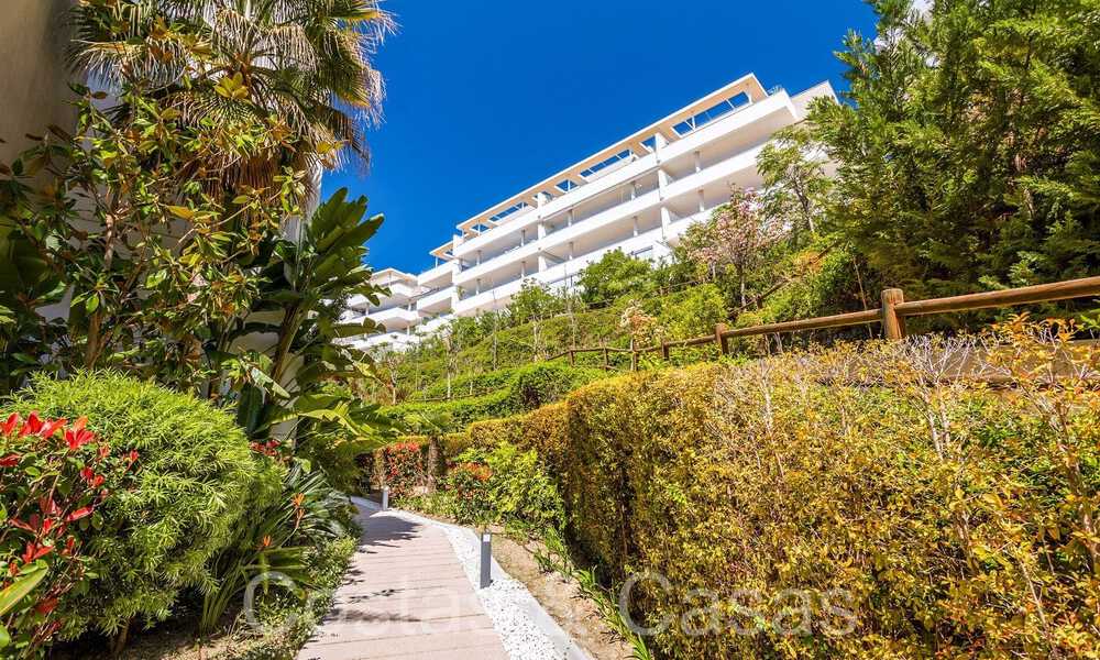 Ready to move in modern apartment for sale with panoramic views in exclusive Benahavis – Marbella 68541