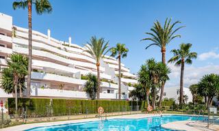 Luxurious 4-bedroom apartment for sale in gated community in Nueva Andalucia, Marbella 68733 