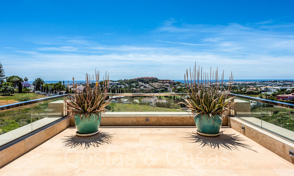 Luxurious duplex penthouse for sale with private pool and sea views in Nueva Andalucia, Marbella 68971