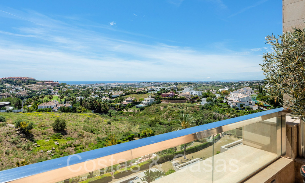 Luxurious duplex penthouse for sale with private pool and sea views in Nueva Andalucia, Marbella 68975