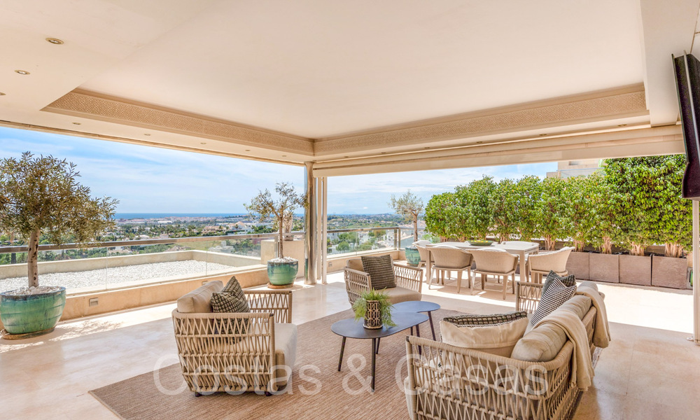 Luxurious duplex penthouse for sale with private pool and sea views in Nueva Andalucia, Marbella 68990