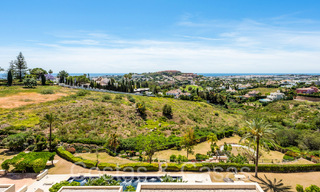 Luxurious duplex penthouse for sale with private pool and sea views in Nueva Andalucia, Marbella 68991 