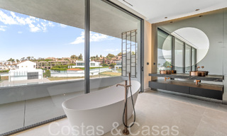 State-of-the-art design home for sale in an innovative complex on Marbella's Golden Mile, a stone's throw from the beach 69013 