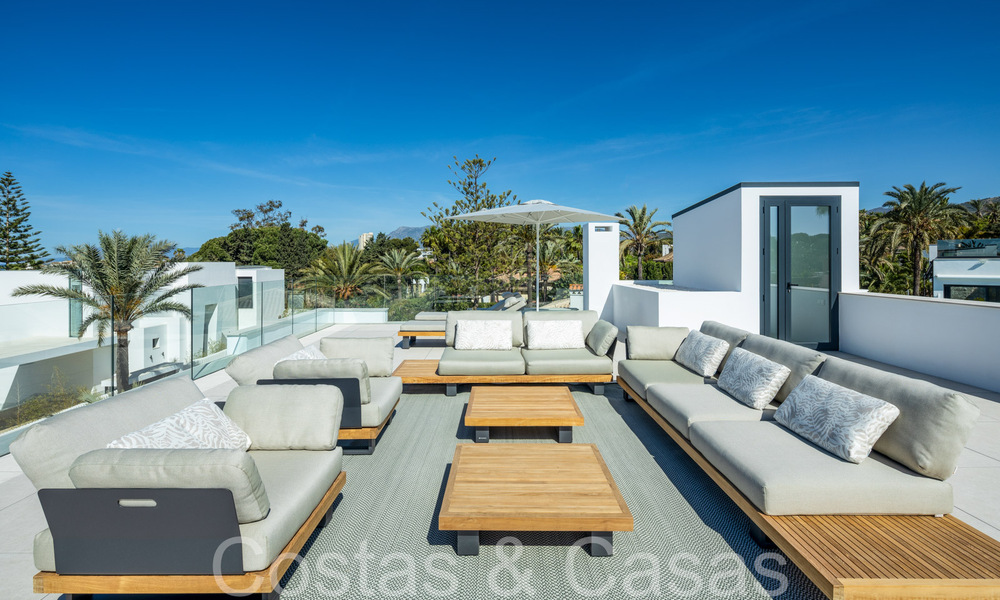 Contemporary luxury villa for sale a stone's throw from the beach in East Marbella 69049