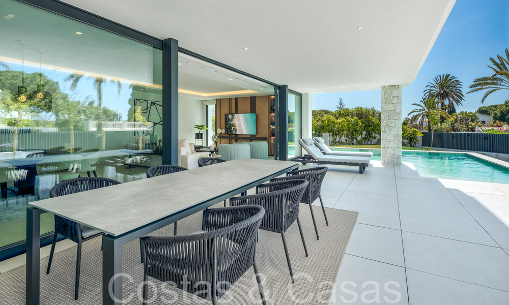 Contemporary luxury villa for sale a stone's throw from the beach in East Marbella 69058