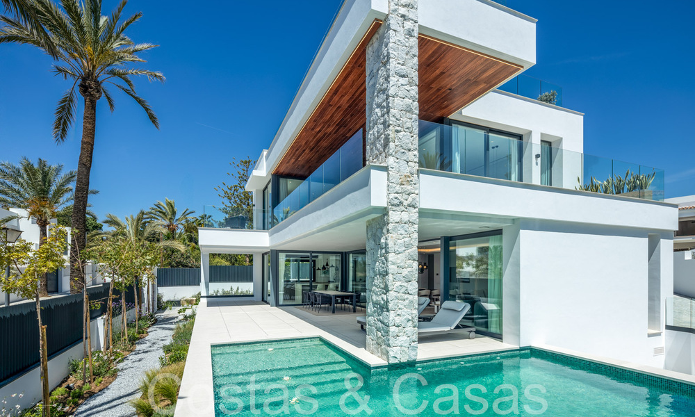 Contemporary luxury villa for sale a stone's throw from the beach in East Marbella 69063