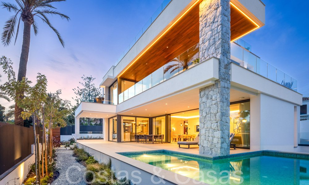 Contemporary luxury villa for sale a stone's throw from the beach in East Marbella 69065