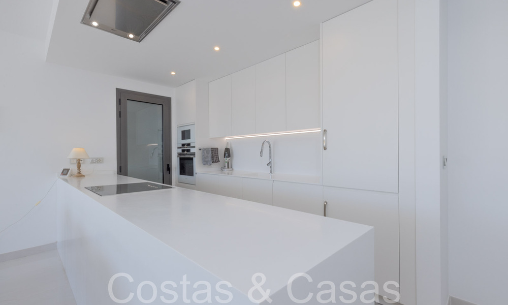 Ready to move in, modern, design apartment for sale near the golf course in the golden triangle of Marbella - Benahavis - Estepona 68804