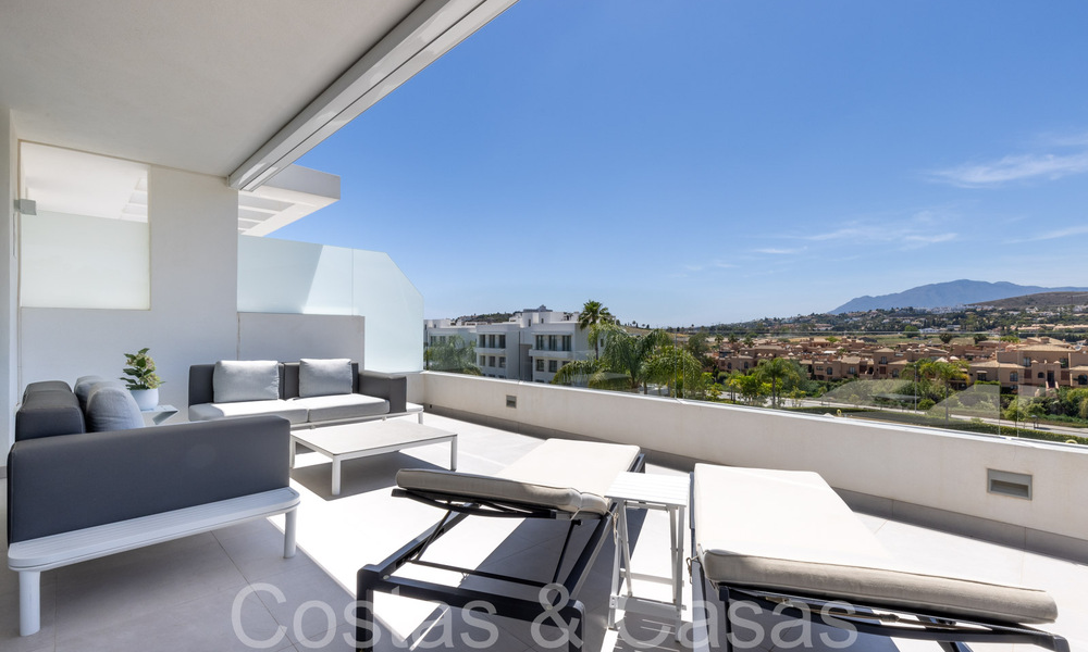 Ready to move in, modern, design apartment for sale near the golf course in the golden triangle of Marbella - Benahavis - Estepona 68812