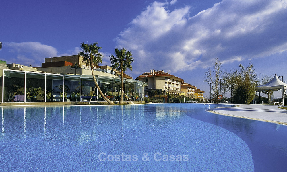 New, exclusive apartments with avant-garde style for sale in a luxury resort in Fuengirola, Costa del Sol 68944