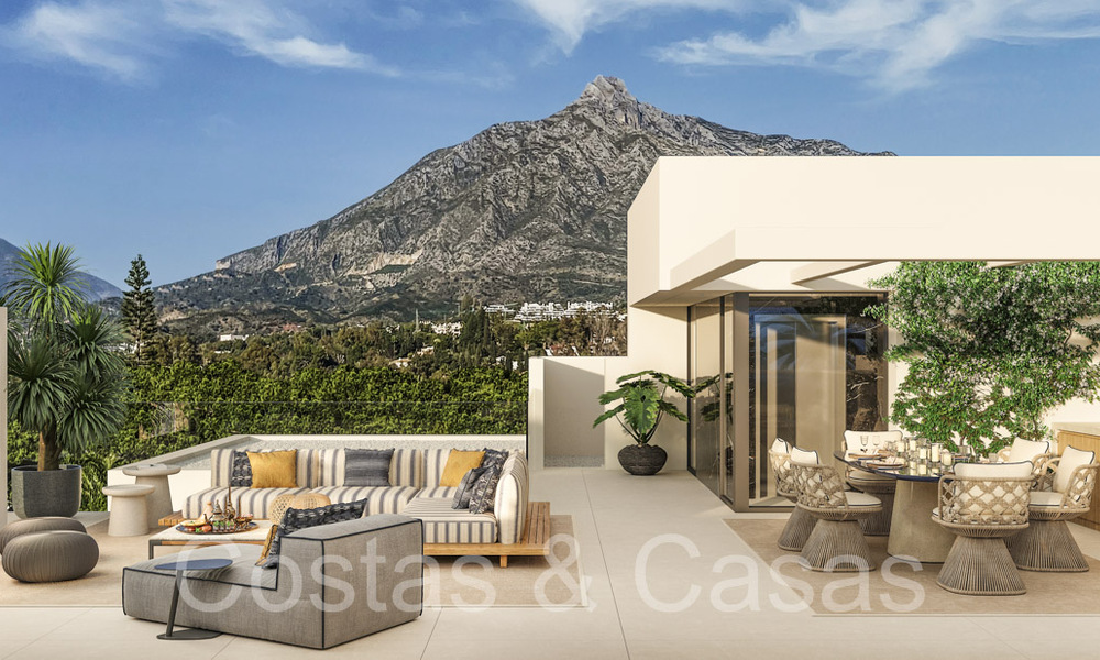 Resale! Ultra-modern designer home for sale in a prime complex on Marbella's Golden Mile. Ready to move in. 69081