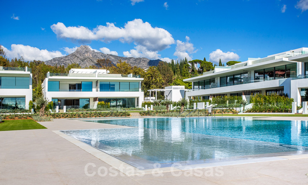 Resale! Ultra-modern designer home for sale in a prime complex on Marbella's Golden Mile. Ready to move in. 69358