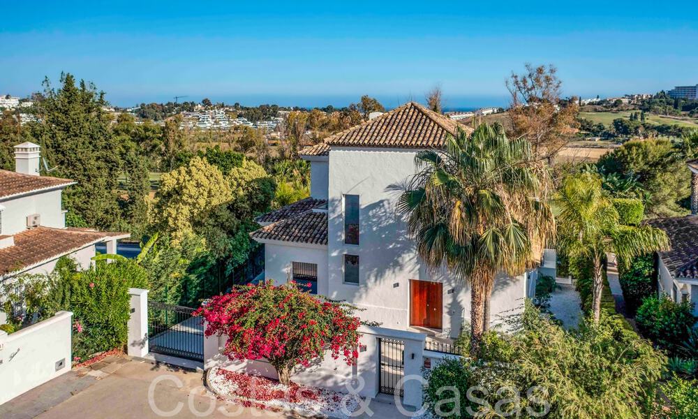 Beautiful renovated villa in contemporary Mediterranean style for sale, adjacent to the golf course in Benahavis - Marbella 69128