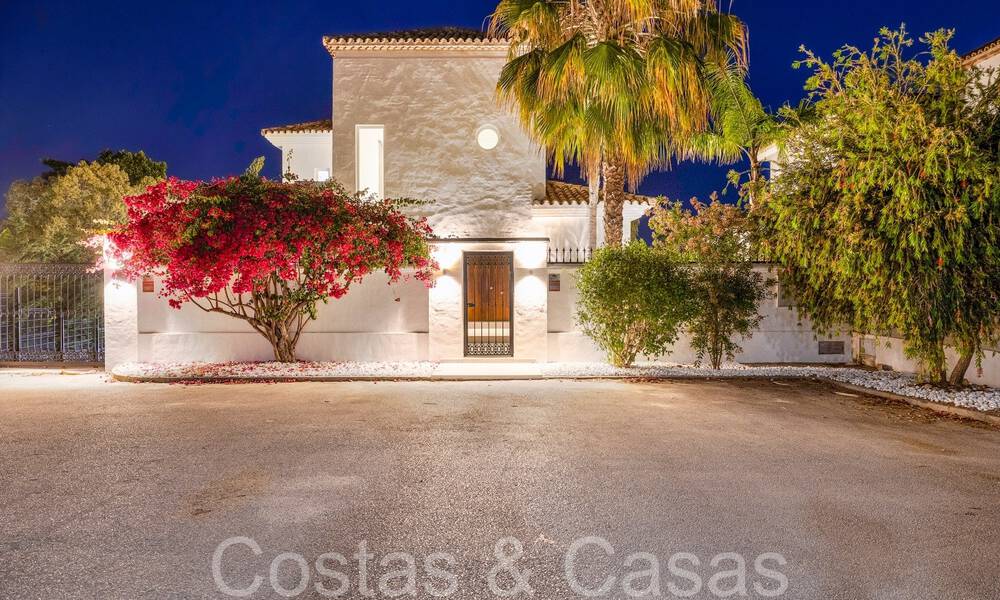 Beautiful renovated villa in contemporary Mediterranean style for sale, adjacent to the golf course in Benahavis - Marbella 69134