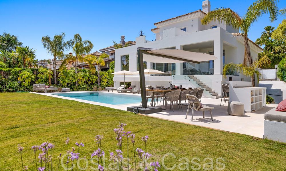 Beautiful renovated villa in contemporary Mediterranean style for sale, adjacent to the golf course in Benahavis - Marbella 69225