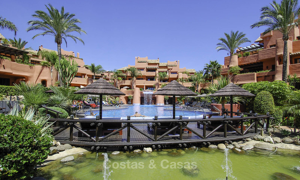 Superior garden apartment in a prime beachfront complex on the New Golden Mile between Marbella and Estepona 69396