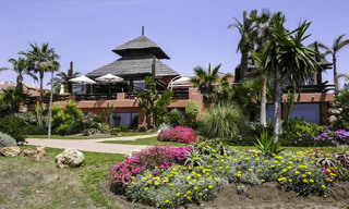 Superior garden apartment in a prime beachfront complex on the New Golden Mile between Marbella and Estepona 69404 