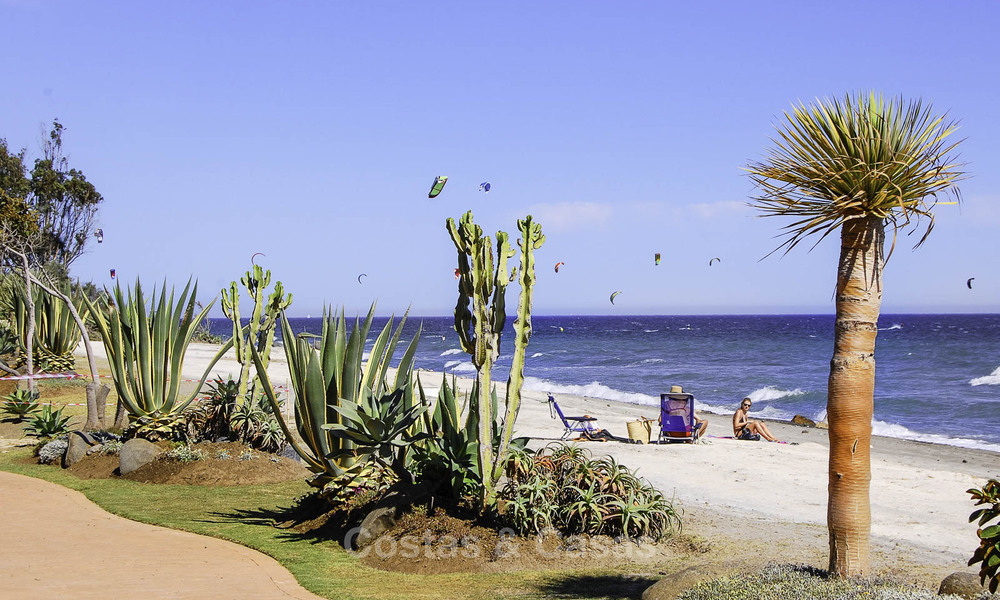 Superior garden apartment in a prime beachfront complex on the New Golden Mile between Marbella and Estepona 69405