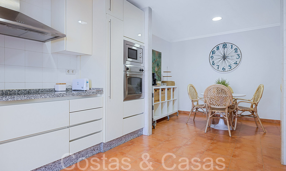 Spacious 3-bedroom apartment for sale within walking distance of the beach and the centre in San Pedro, Marbella 69542