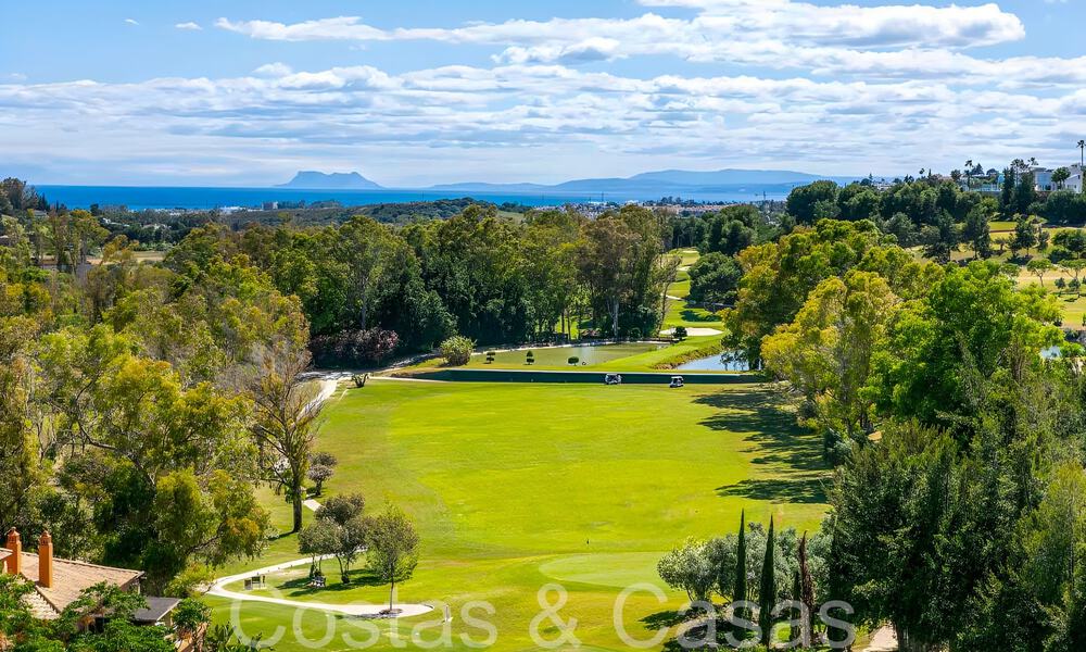 Ready to move in luxury penthouse with magnificent views of the golf course and the Mediterranean Sea for sale in Benahavis - Marbella 69604