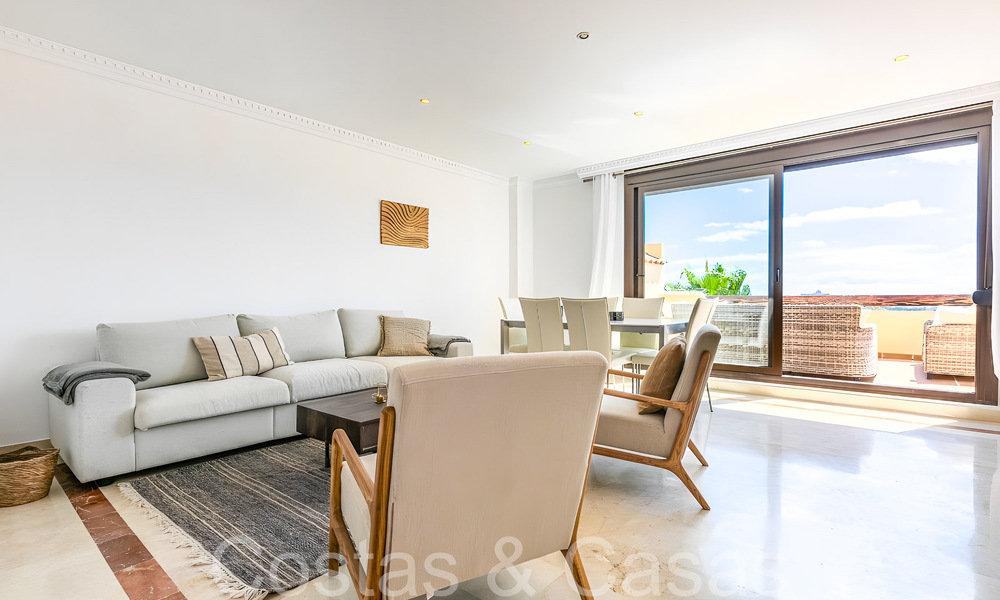 Ready to move in luxury penthouse with magnificent views of the golf course and the Mediterranean Sea for sale in Benahavis - Marbella 69620