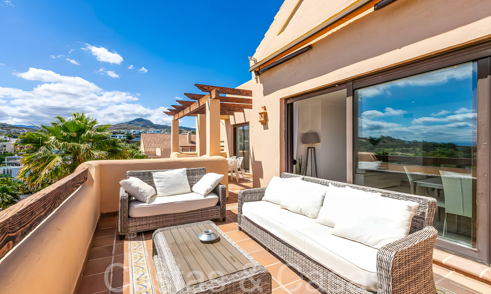 Ready to move in luxury penthouse with magnificent views of the golf course and the Mediterranean Sea for sale in Benahavis - Marbella 69627