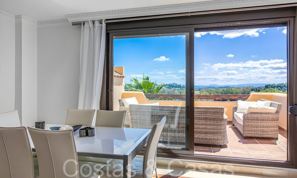 Ready to move in luxury penthouse with magnificent views of the golf course and the Mediterranean Sea for sale in Benahavis - Marbella 69631