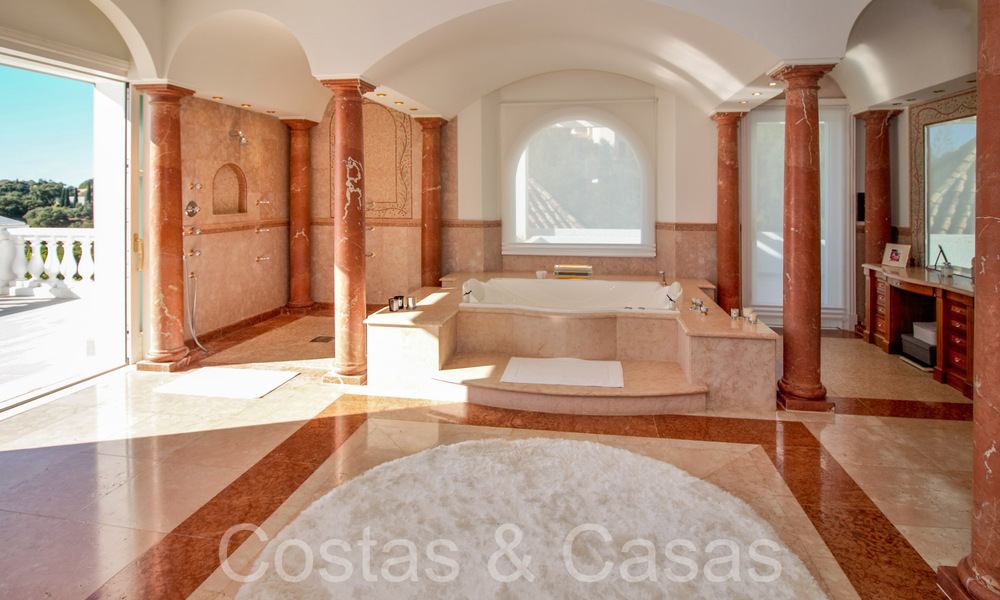 Classic Mediterranean villa with breathtaking sea views for sale, in the exclusive La Zagaleta resort in Benahavis - Marbella 69755
