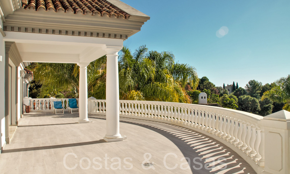 Classic Mediterranean villa with breathtaking sea views for sale, in the exclusive La Zagaleta resort in Benahavis - Marbella 69760