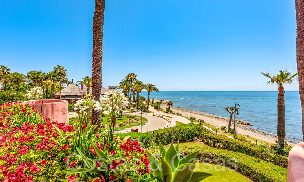 Sophisticated, frontline beach apartment for sale in an exclusive complex on the New Golden Mile, Marbella - Estepona 69954